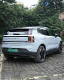 Right Rear Three Quarter