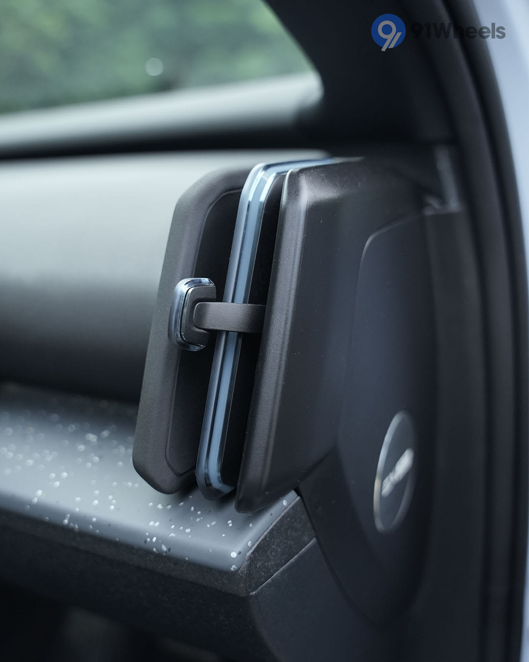 Dashboard & Front Cabin - 2 Dashboard & Front Cabin - 2