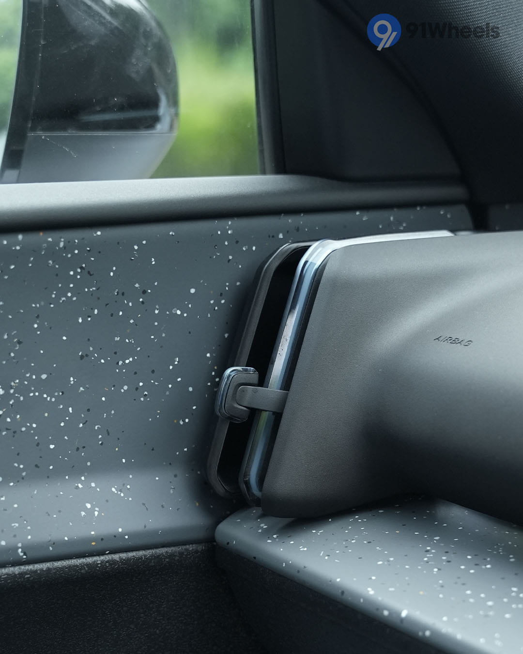 Dashboard & Front Cabin - 3 Dashboard & Front Cabin - 3