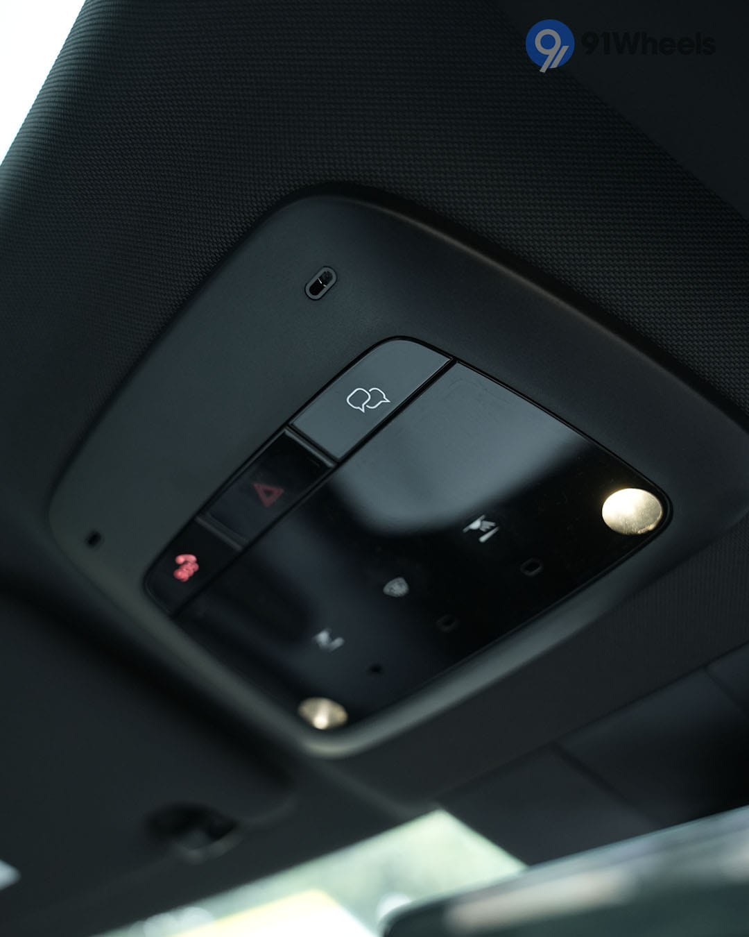 Infotainment & Charging - 4 Infotainment & Charging - 4