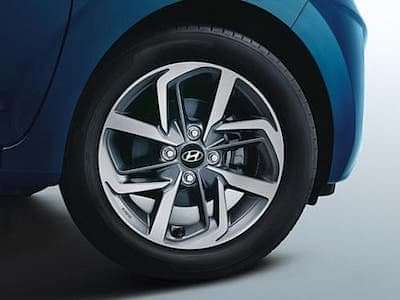 Hyundai Grand i10 NIOS Alloy wheels car image