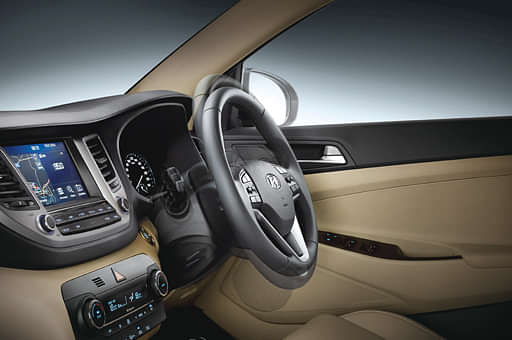 Hyundai Tucson View From Co-driver’s Door image
