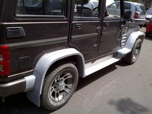 Mahindra Bolero Camper Modified To Replicate Looks Of Jeep Gladiator