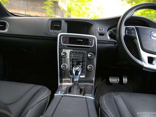 Volvo S60 Front Seat car image