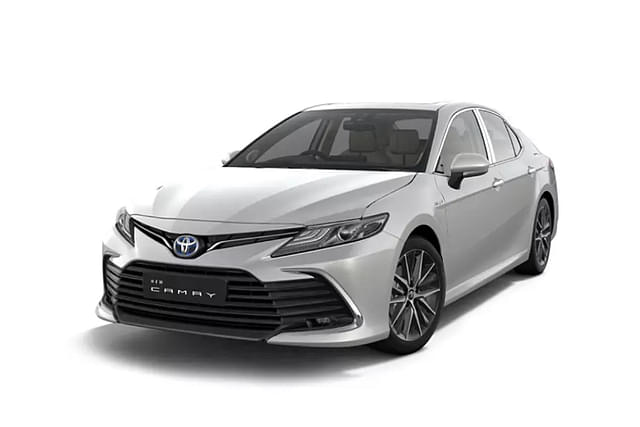 Toyota Camry  in Platinum White Pearl