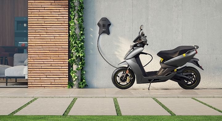 Ather 450X Electric Scooter To Get A Facelift With Bigger Battery - Details