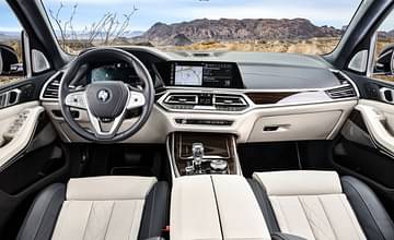 BMW X7 interior 