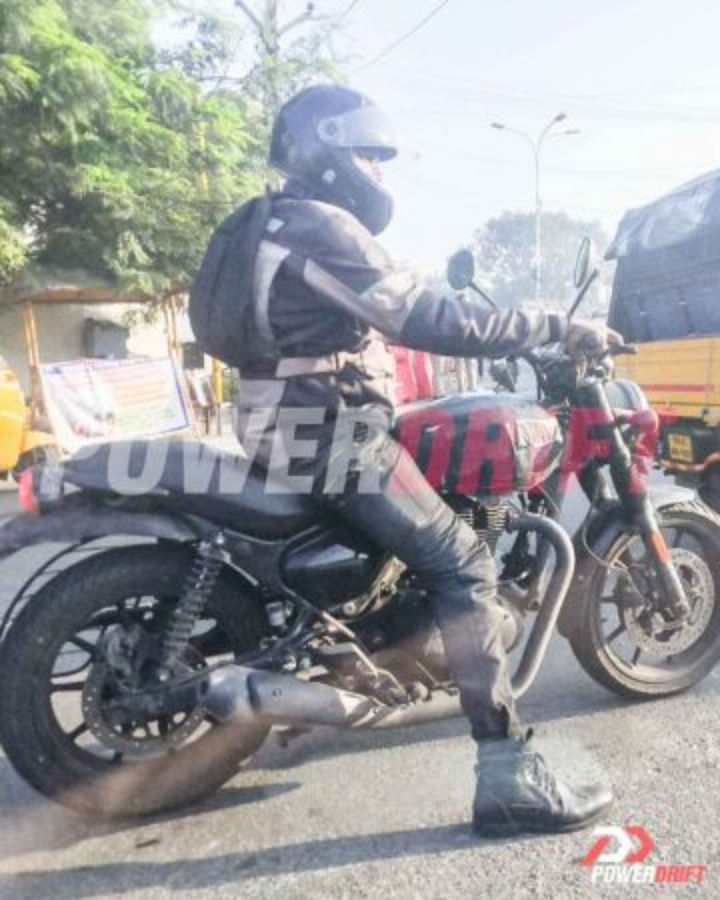 Upcoming Hunter 350 spied closely