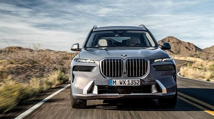 2023 Bmw X7 Alpina Price 2023 Bmw X7 Debuts With New Front Fascia And Updated Interior