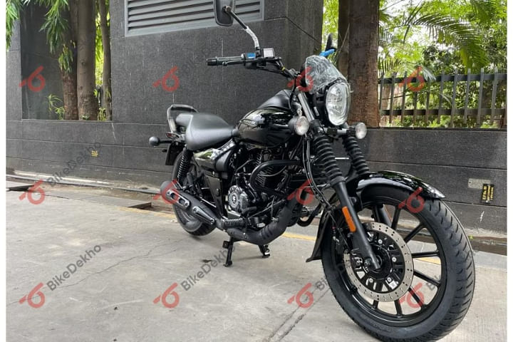 New bajaj deals avenger 220