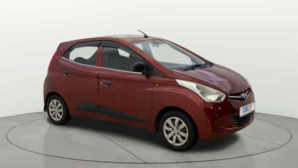 2013 Hyundai EON MAGNA +