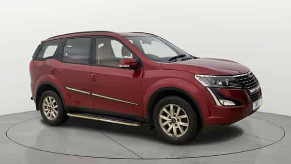 2019 Mahindra XUV500 2020-2021 W9 AT
