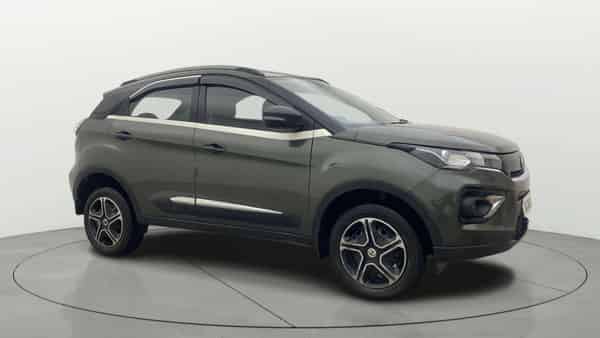 2022 Tata Nexon XM SUNROOF PETROL