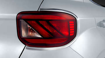 TAIL LAMP GARNISH