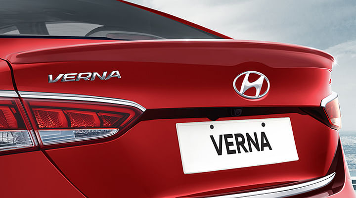 Hyundai verna on sale genuine accessories