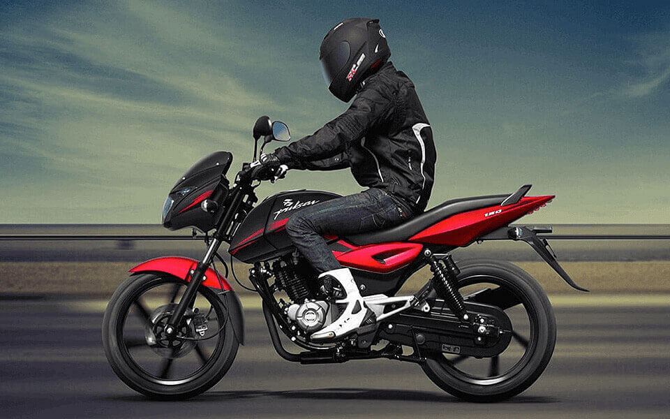 Pulsar 150 discount price and average