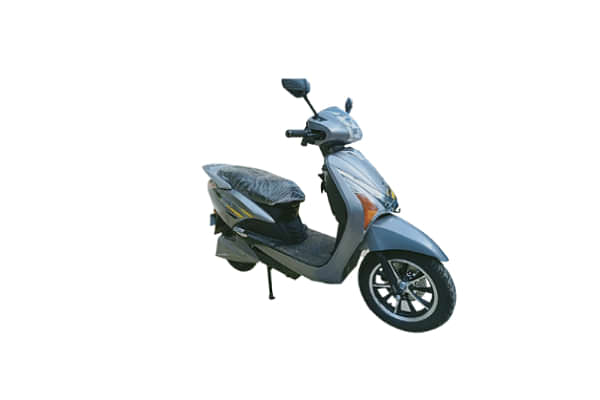 Aeroride E Spark Right Front Three Quarter