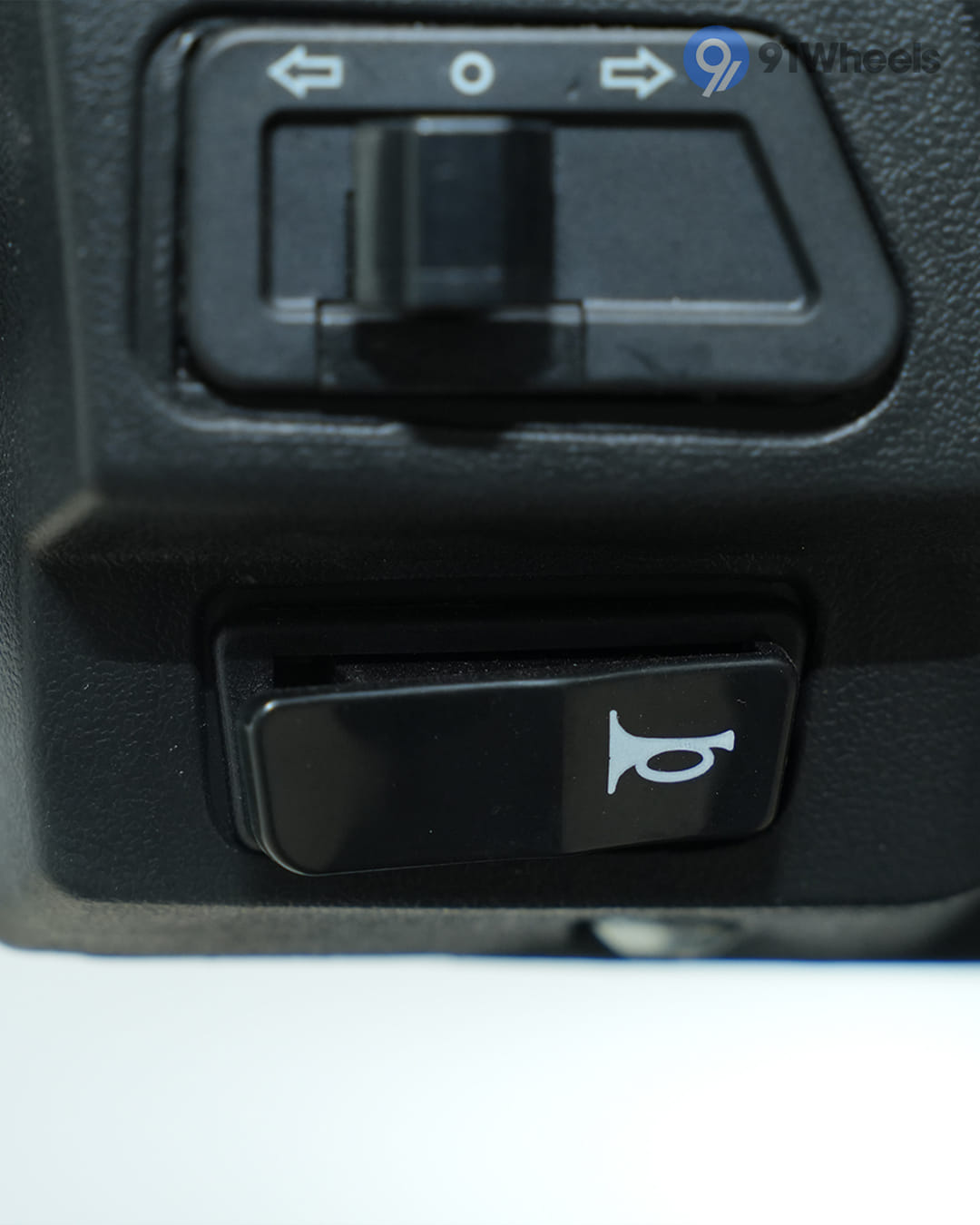 Handlebar & Console Area - 3