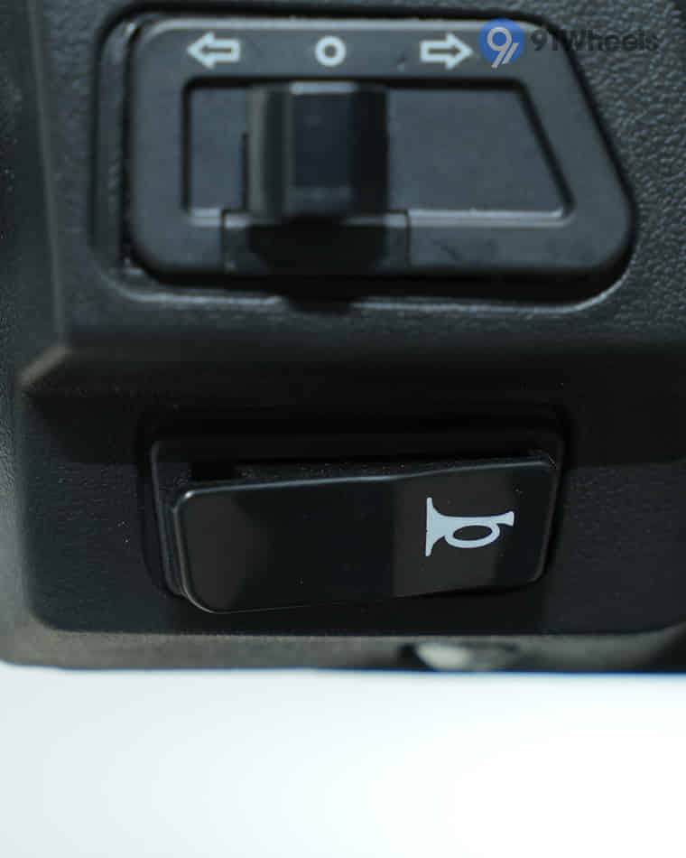 Handlebar & Console Area - 3