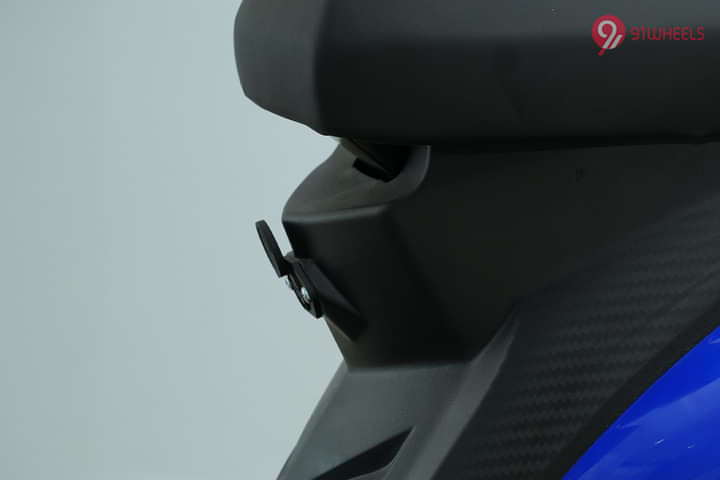 Ampere Reo Front Luggage Hook