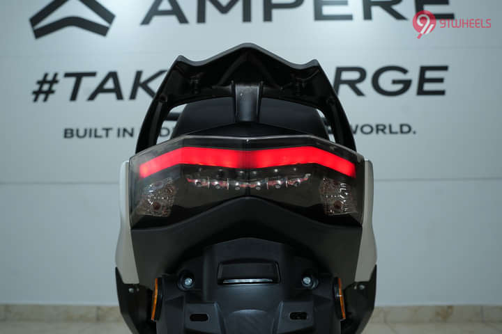 Ampere Reo Tail Light