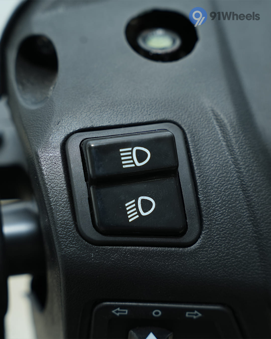 Handlebar & Console Area - 1