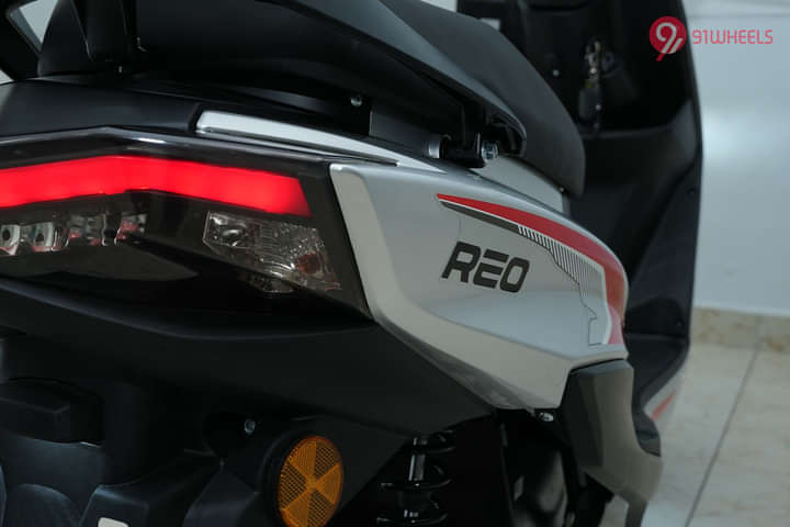 Ampere Reo Rear Turn Indicators