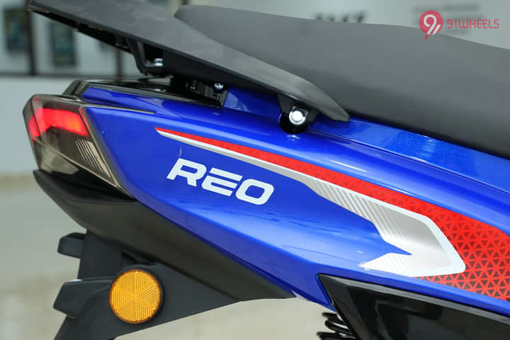 Ampere Reo Rear Reflex Reflector