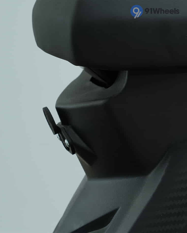 Handlebar & Console Area - 6