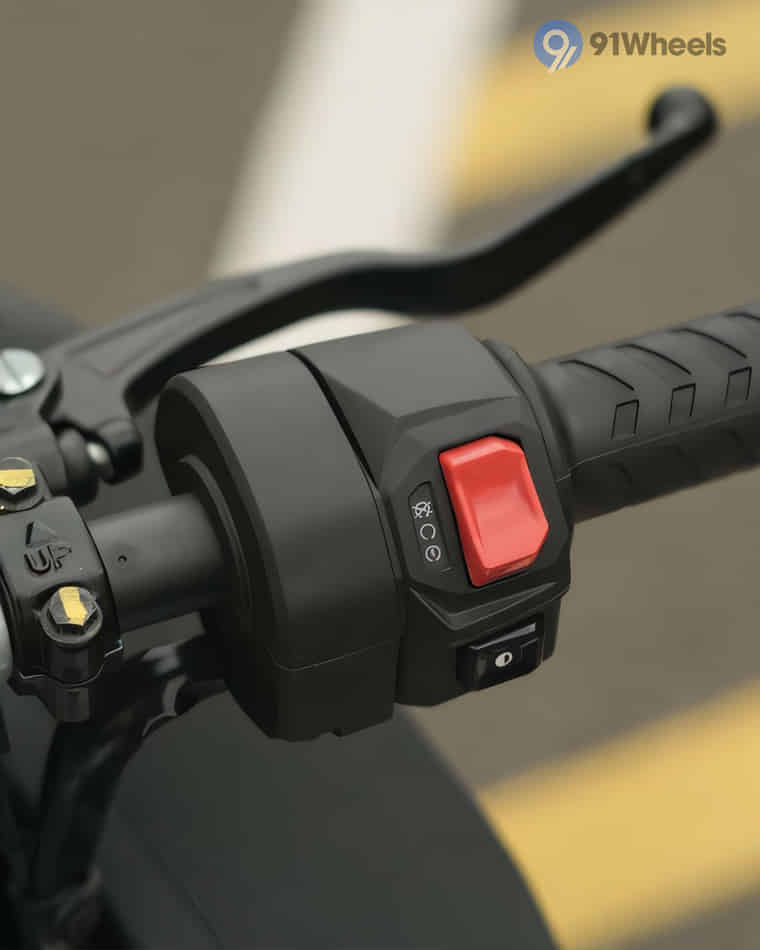 Handlebar & Console Area - 3