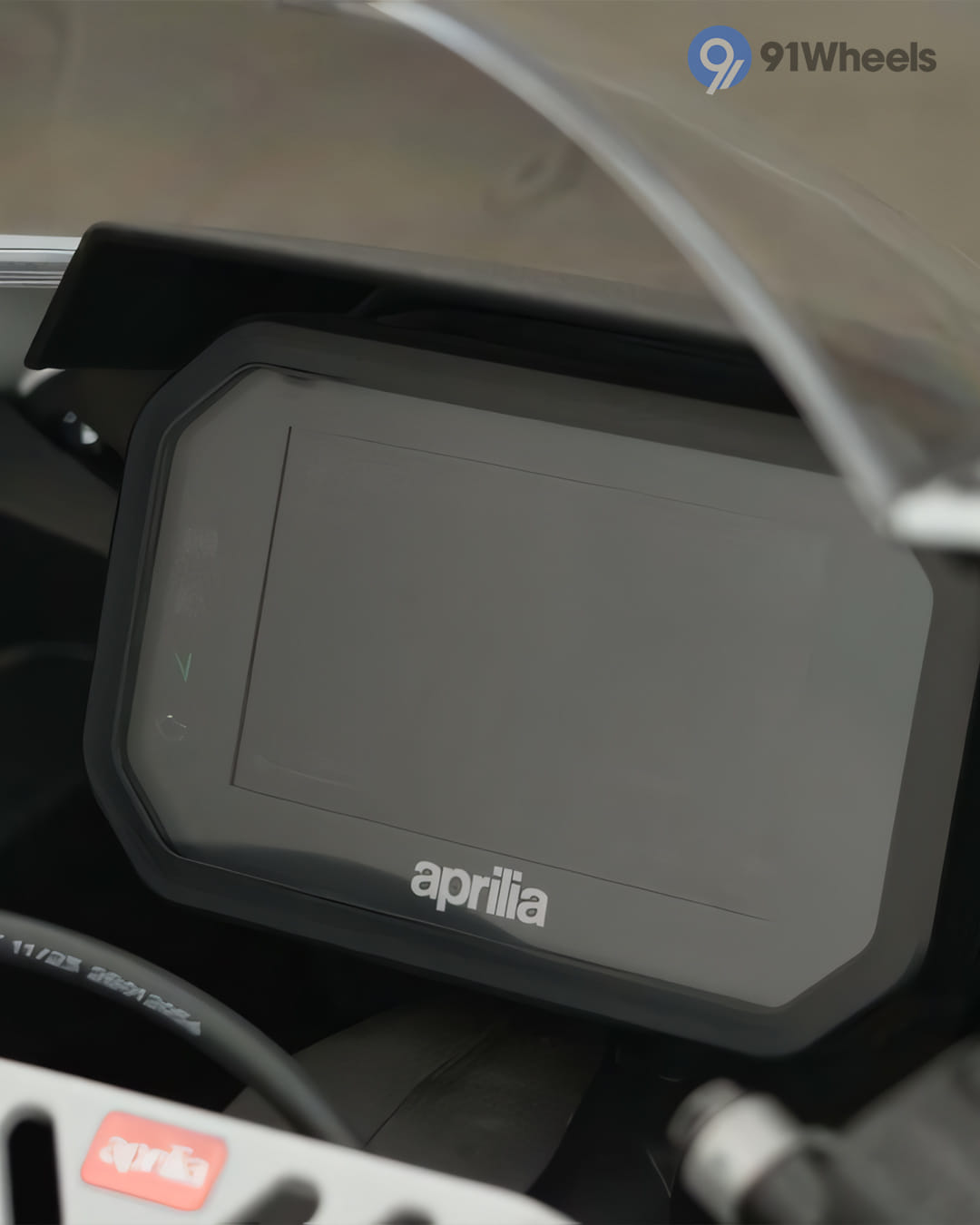 Handlebar & Console Area - 2