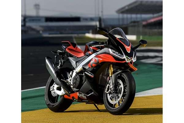 Aprilia RSV4 Left Front Three Quarter