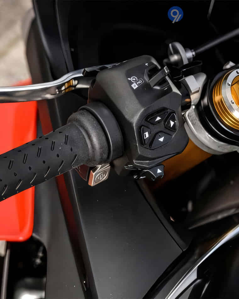 Handlebar & Console Area - 1