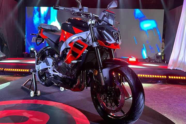 Aprilia Tuono 457 Right Front Three Quarter Aprilia Tuono 457 Right Front Three Quarter