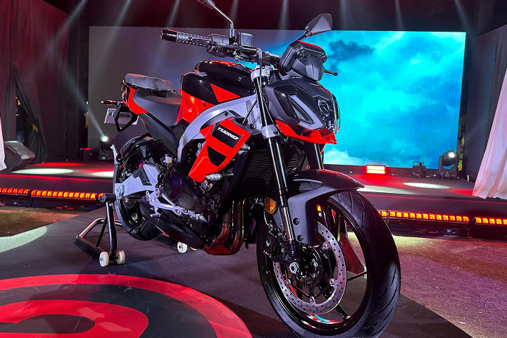 Aprilia Tuono 457 Side Fairing