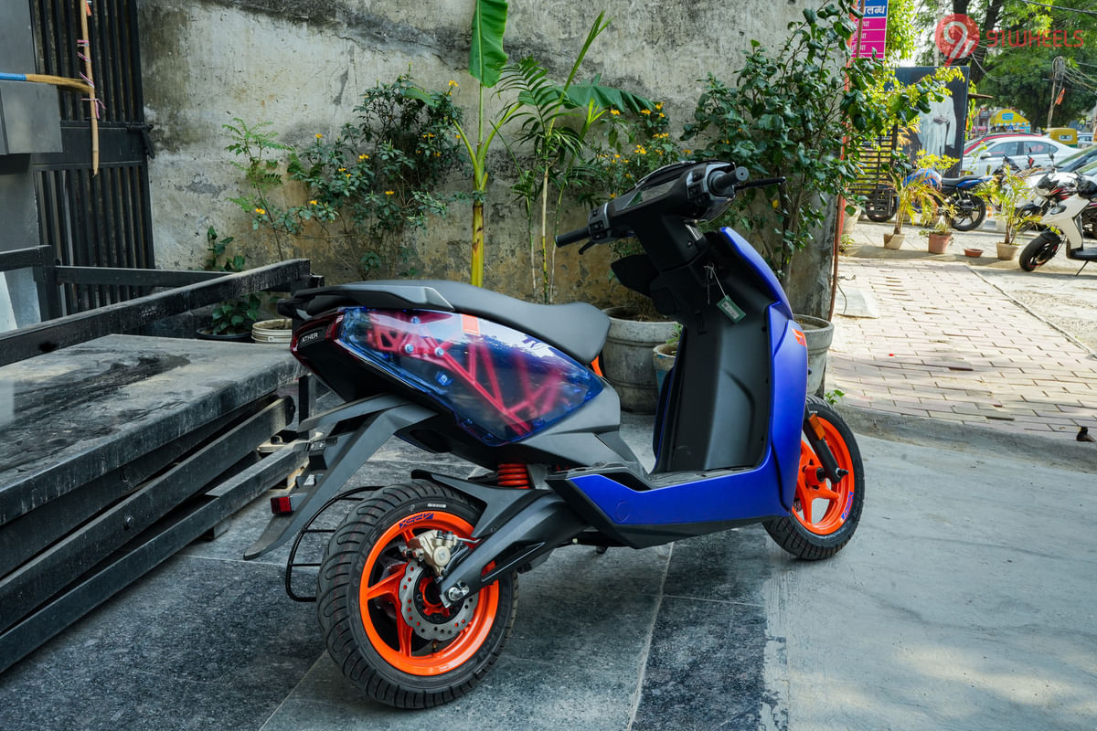 Ather 450 Apex Right Rear Three Quarter