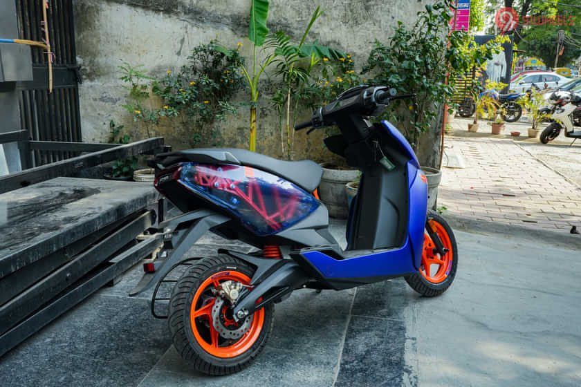 Ather 450 Apex Right Rear Three Quarter Ather 450 Apex Right Rear Three Quarter