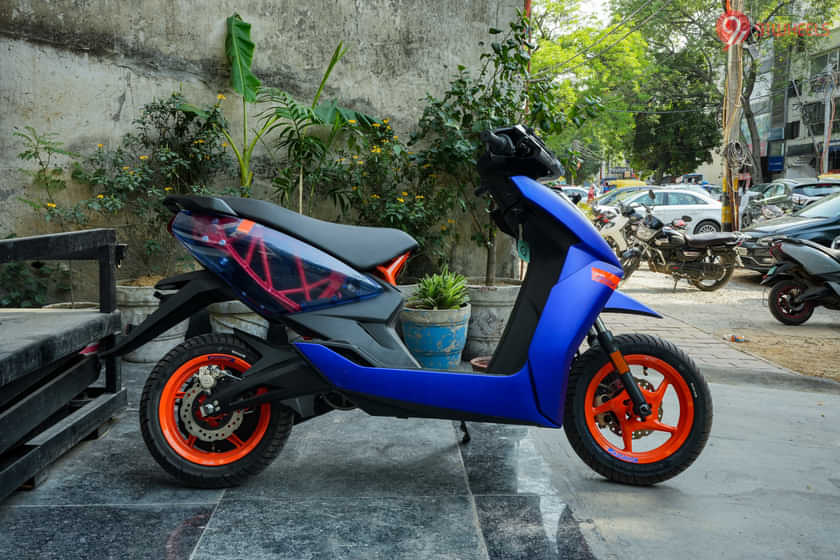 Ather 450 Apex Right Side View Ather 450 Apex Right Side View