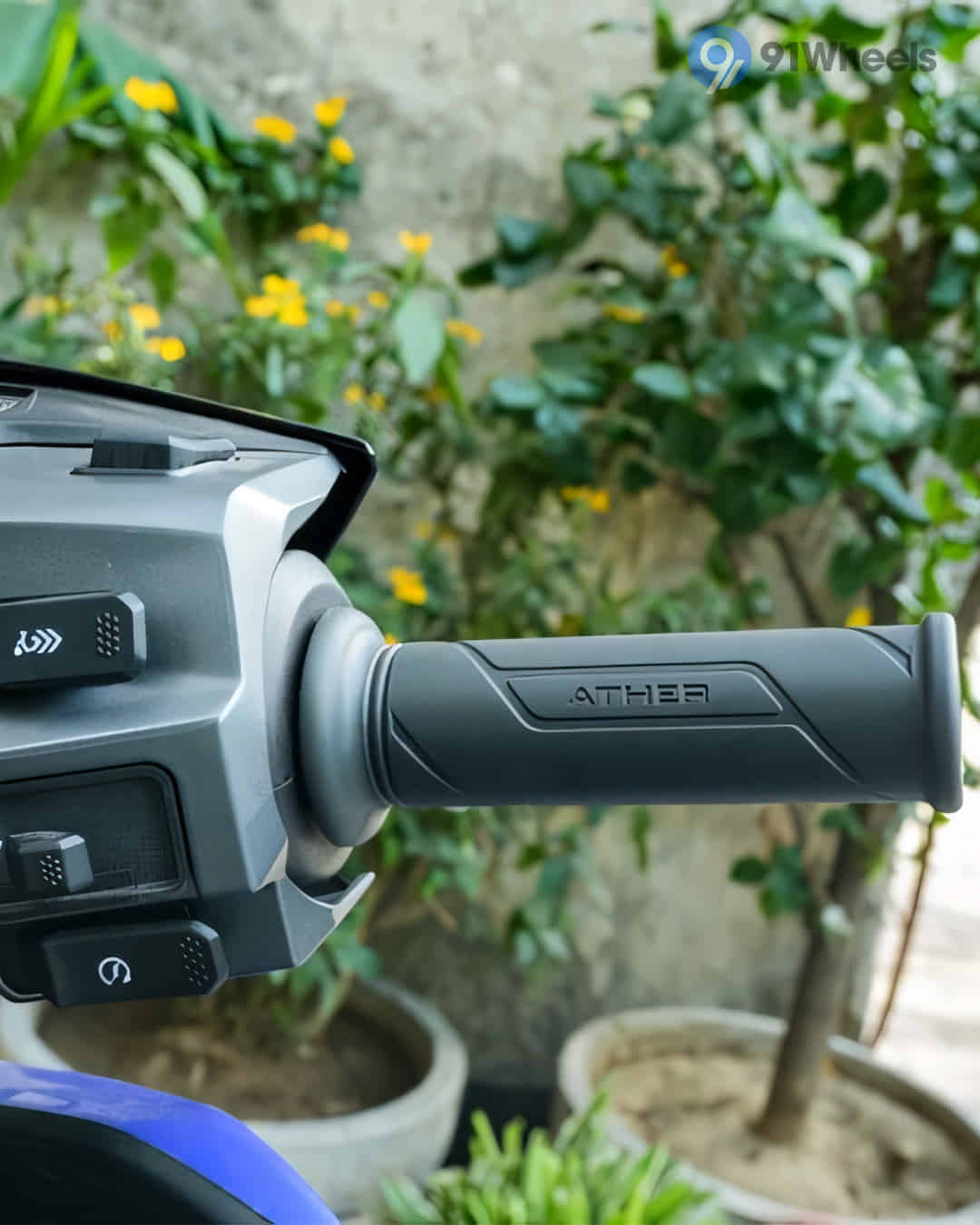 Right Side Throttle Grip