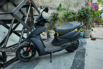 Ather 450S Left Front Three Quarter Ather 450S Left Front Three Quarter