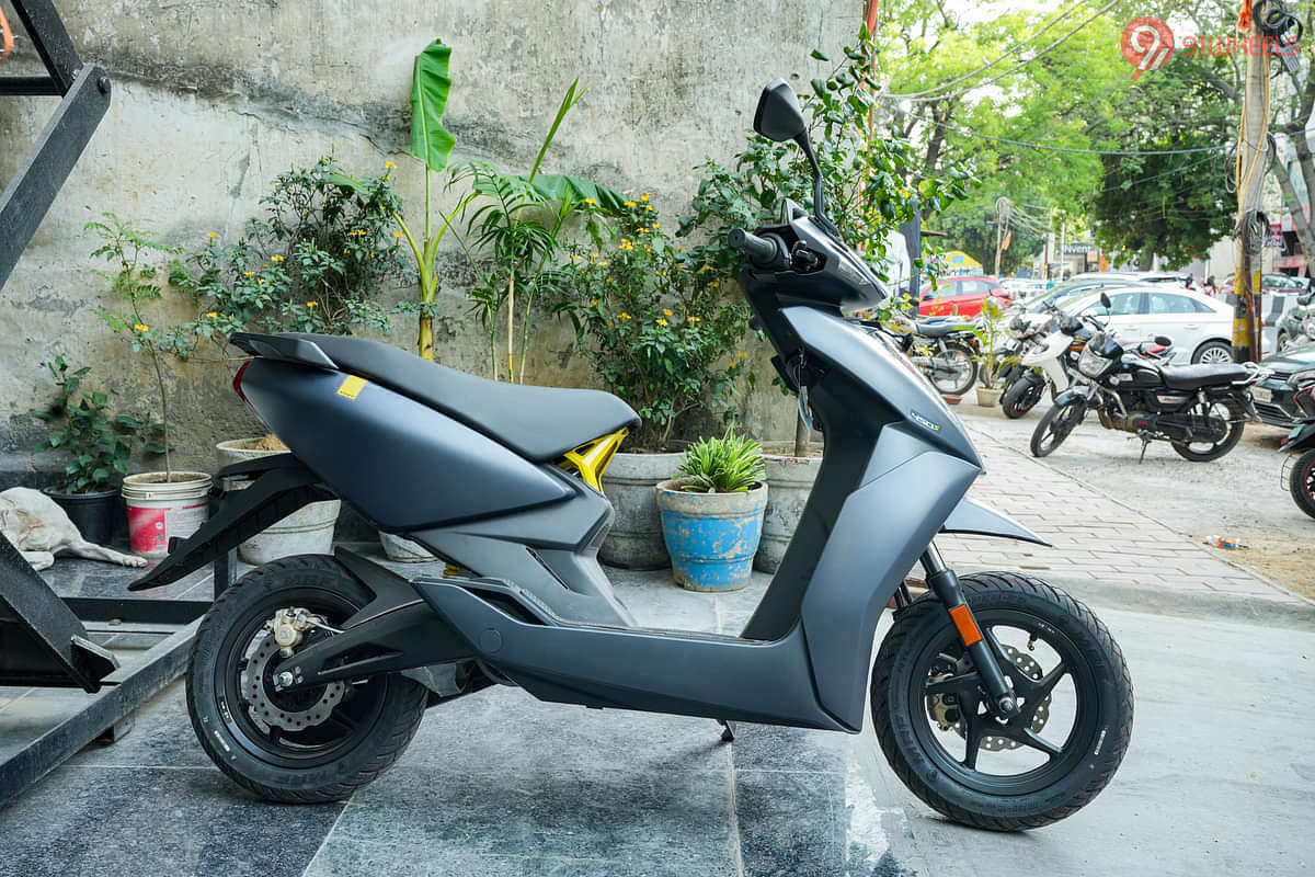 Ather 450S Right Side View