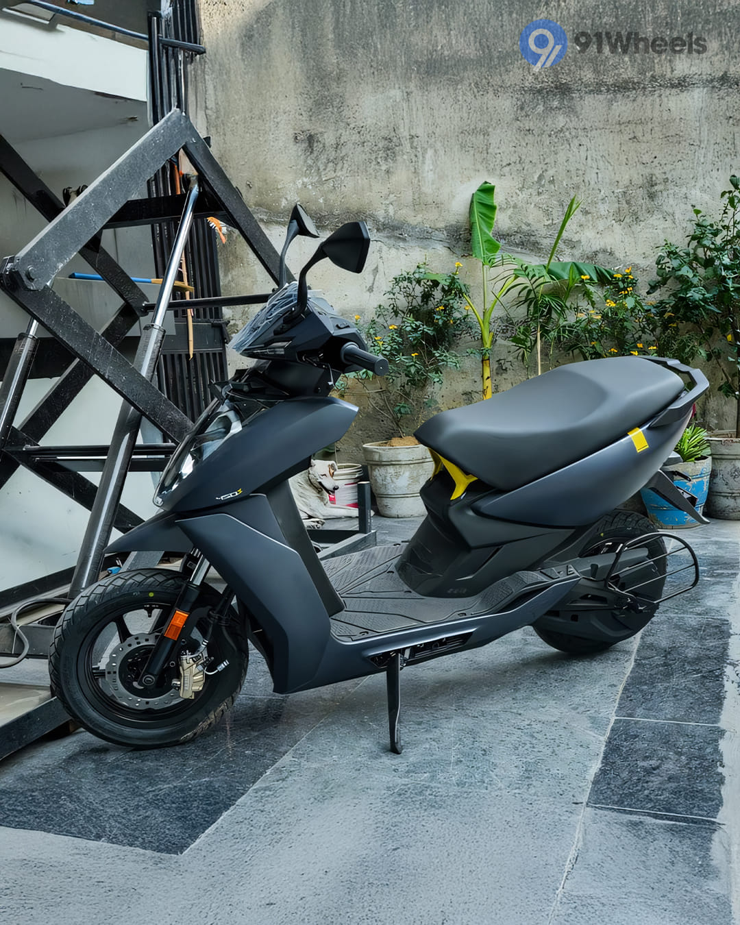 Ather 450S Left Front Three Quarter Ather 450S Left Front Three Quarter