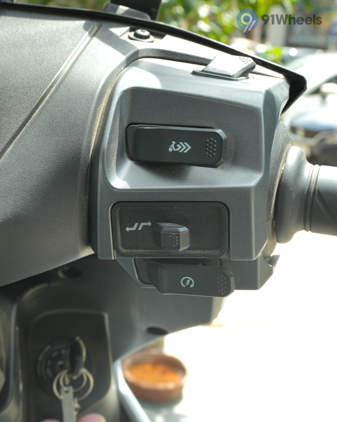 Ather 450X Multifunction Switchgear Right