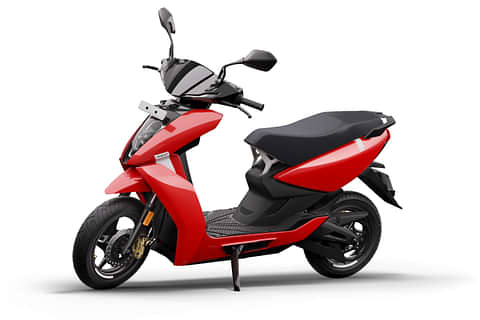 Ather 450X Left Front Three Quarter Image