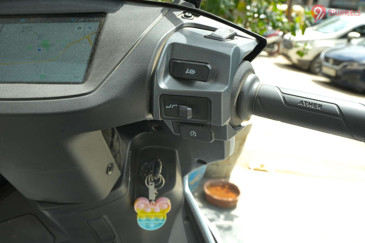 Ather 450X Multifunction Switchgear Right