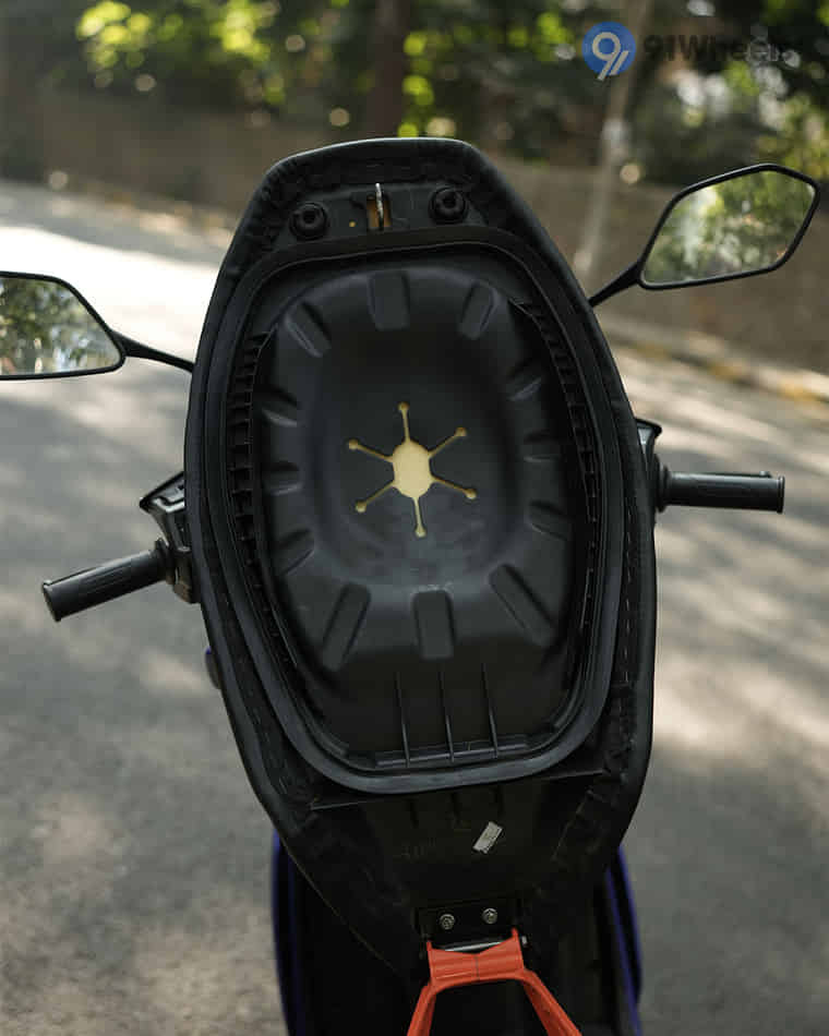 Seat & Storage - 6 Seat & Storage - 6