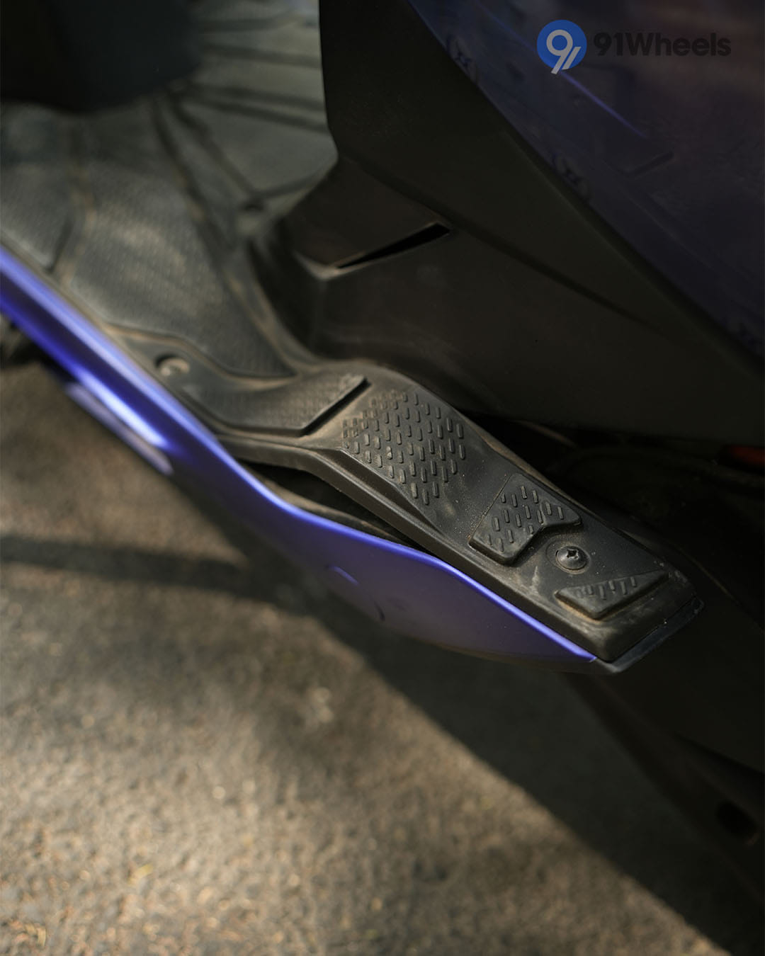 Stands & Utility - 3