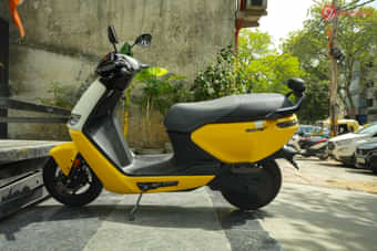 Ather Rizta Left Side View Ather Rizta Left Side View