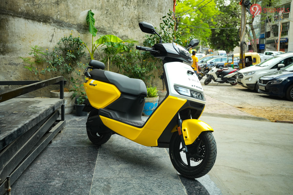 Ather Rizta Right Front Three Quarter