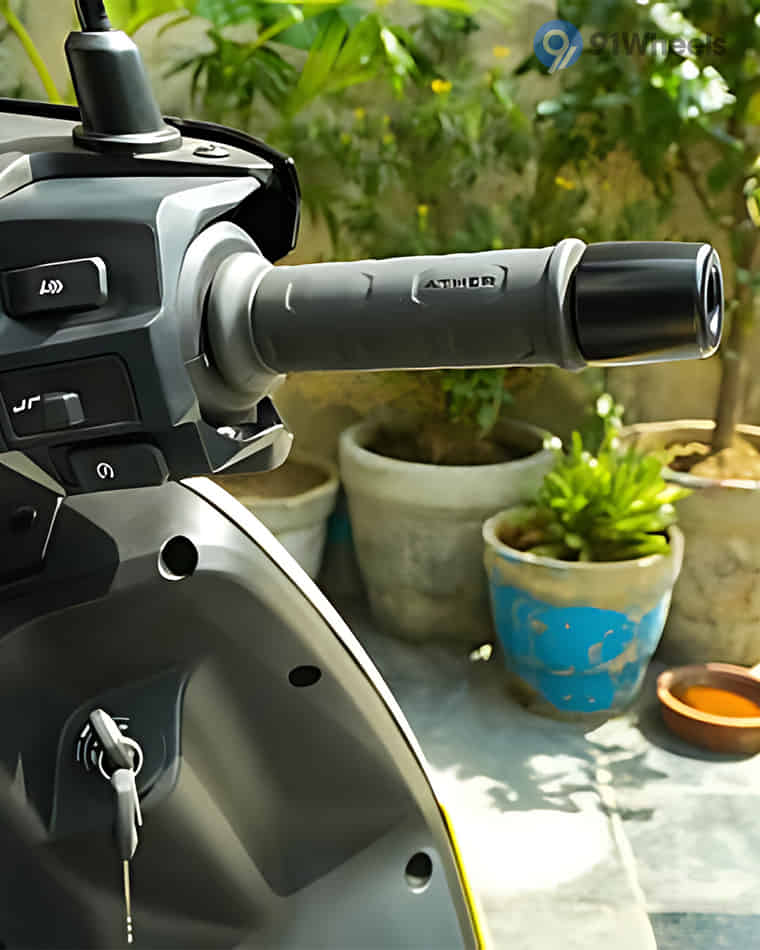 Handlebar & Console Area - 9